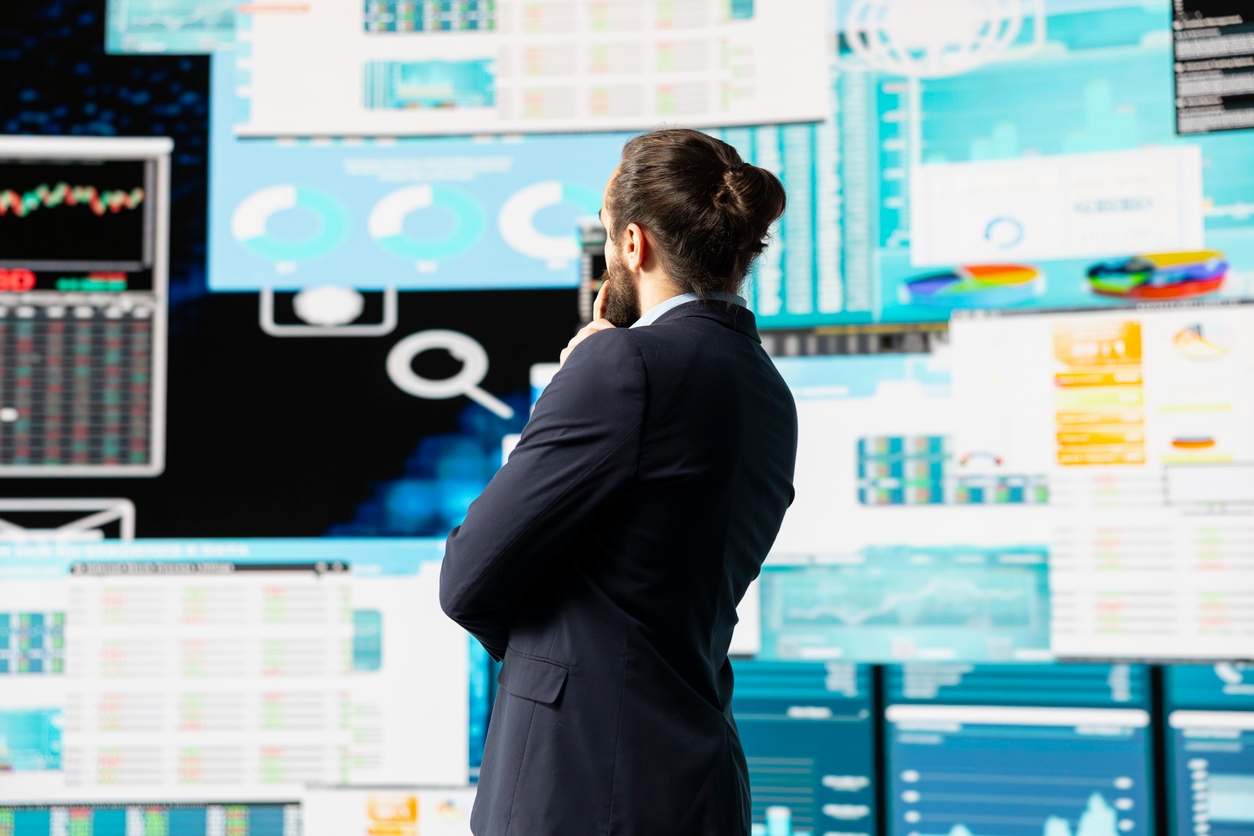 Split-screen investing